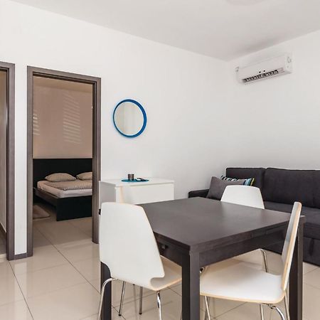 Nice Apartment In Mandre With Wifi Экстерьер фото